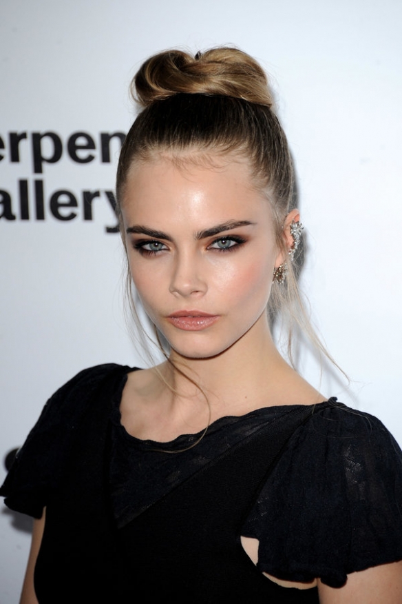 10 glamuroznih updo frizura