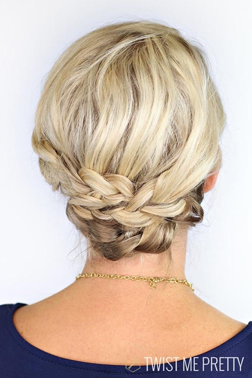 Cool updo frizure za žene sa kratkom kosom